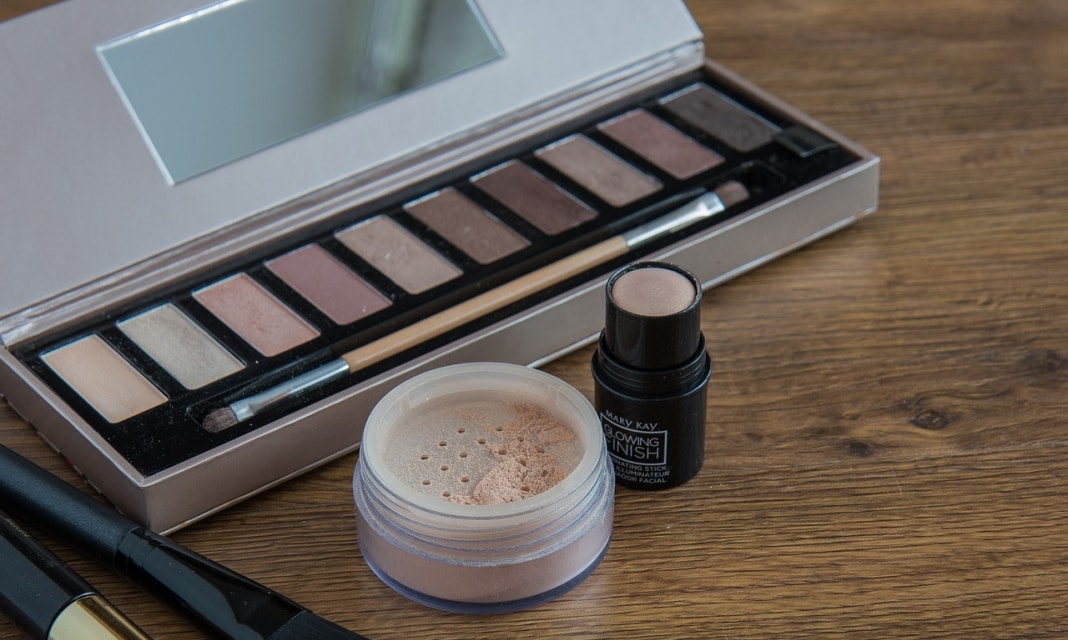 Jak naprawić korektor w taśmie?