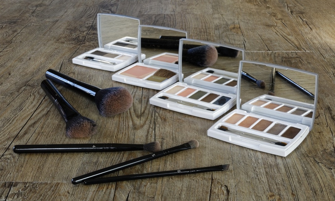 Jak naprawić pokruszony puder?