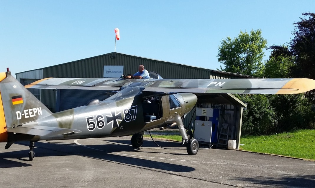 Jak naprawić spuchnięty blat stołu?